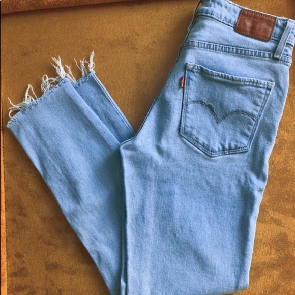 Levi’s Jeans - Picture 1 of 4